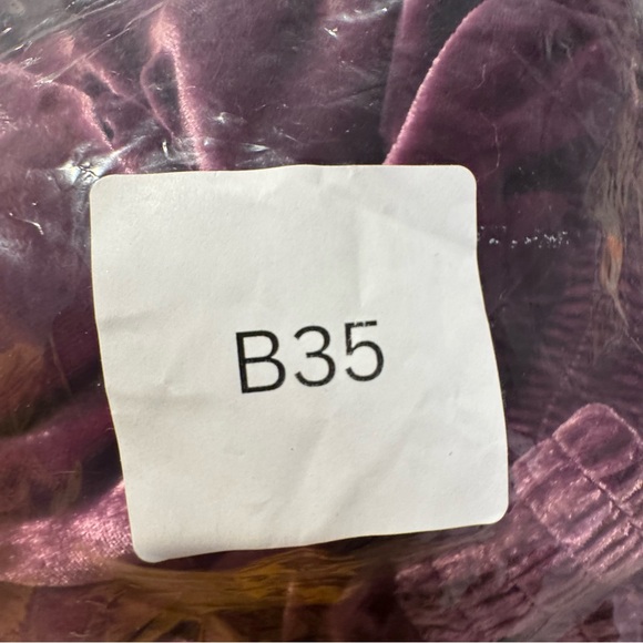 NWT Alice and Olivia Velvet Midi Skirt Boysenberry Size 8 B35 - Picture 9 of 10